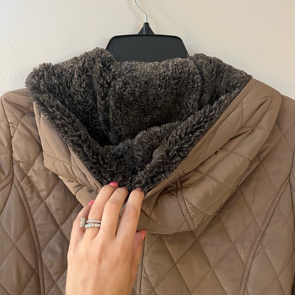 Like new Michael Kors quilted coat size small - Picture 5 of 5